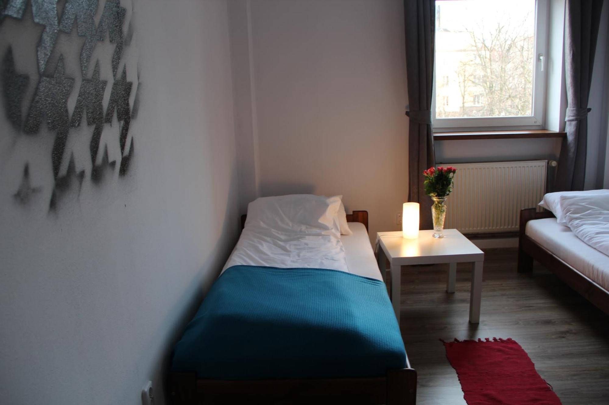 Baba Hostel Каліш Екстер'єр фото