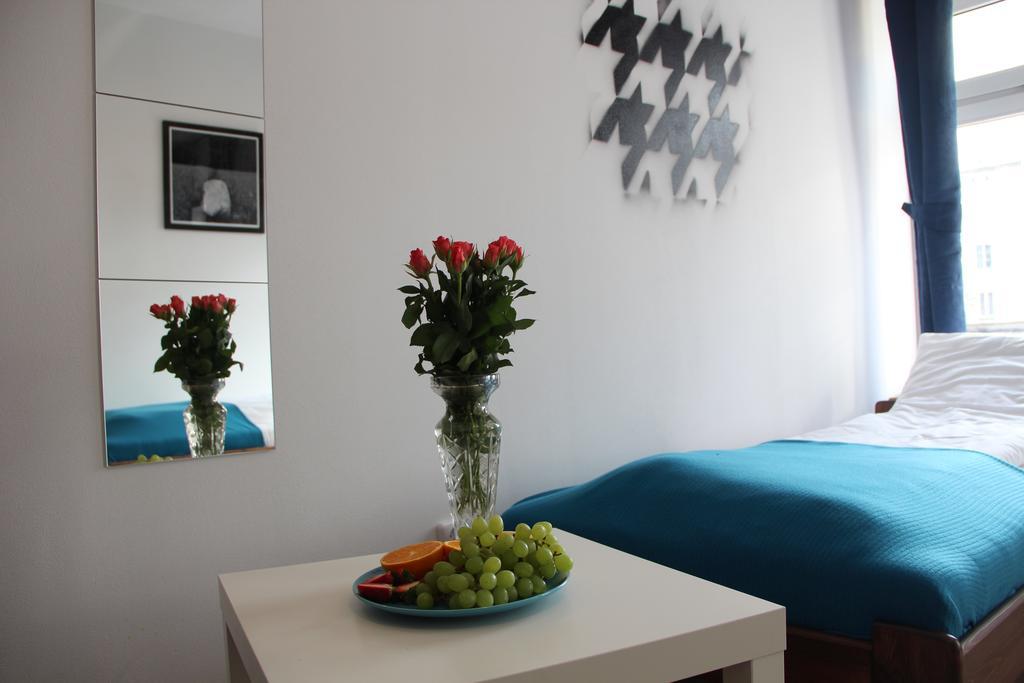 Baba Hostel Каліш Екстер'єр фото