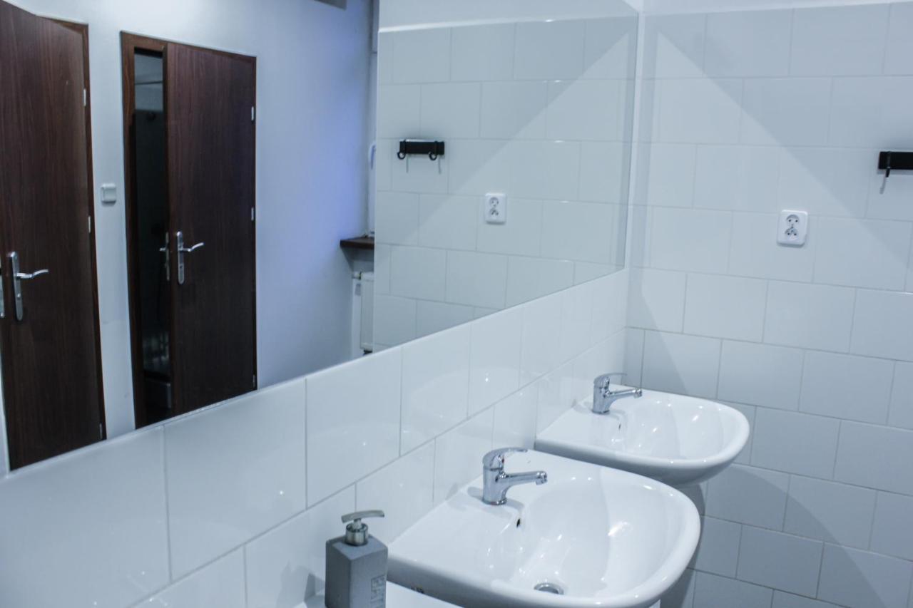 Baba Hostel Каліш Екстер'єр фото