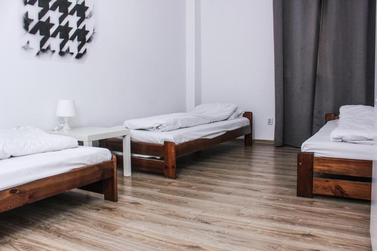 Baba Hostel Каліш Екстер'єр фото