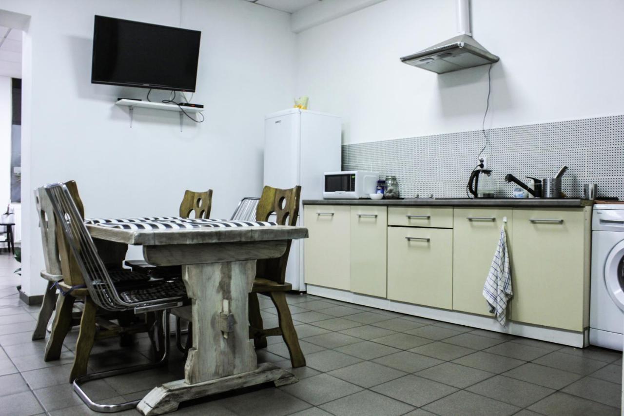 Baba Hostel Каліш Екстер'єр фото