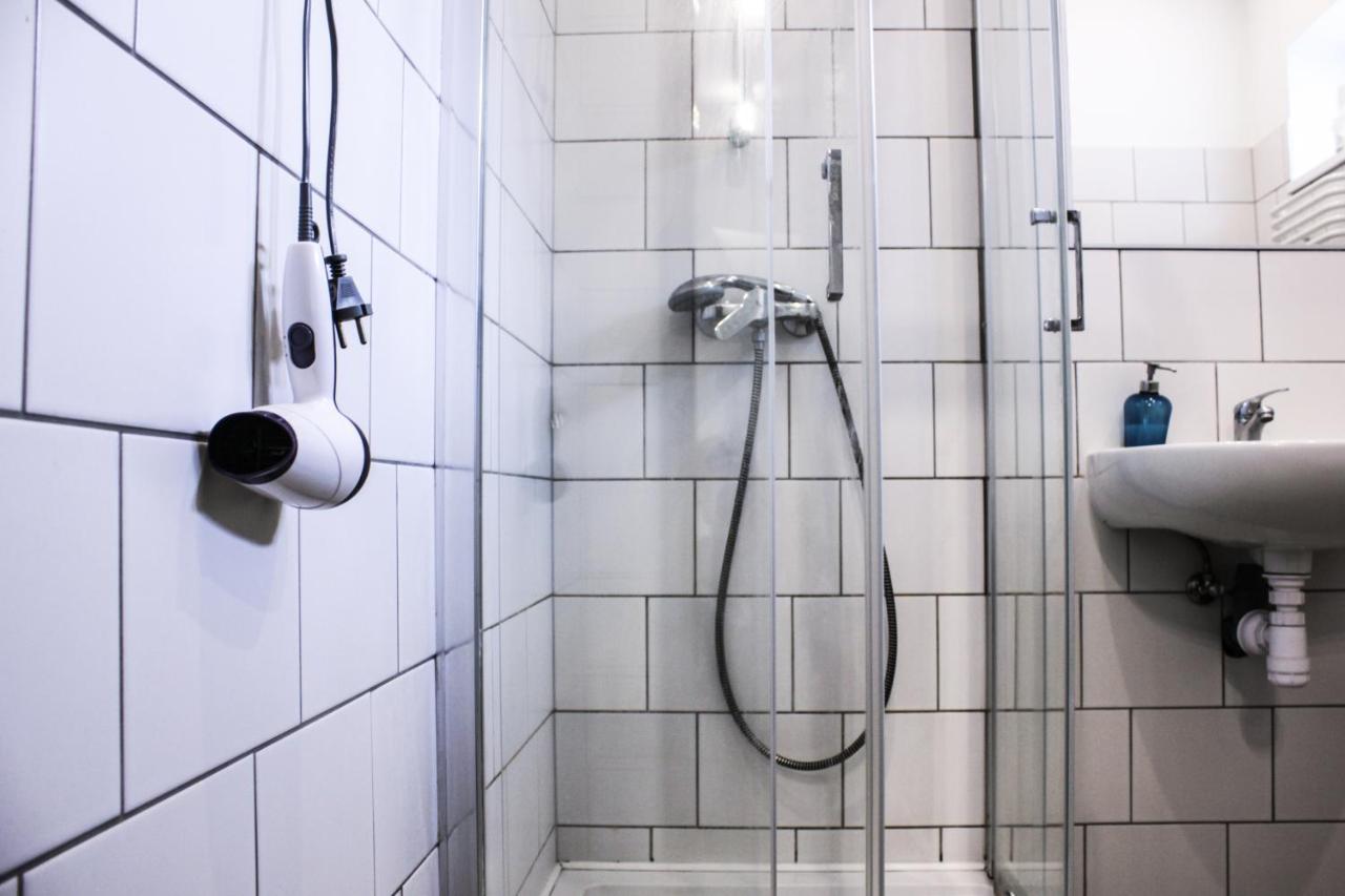 Baba Hostel Каліш Екстер'єр фото